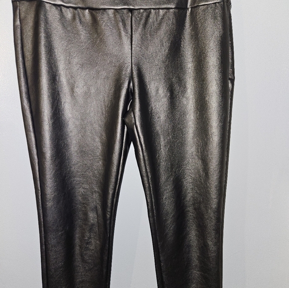 Kendall & Kylie Womans Black Faux Leather Pants Size L - Picture 2 of 10